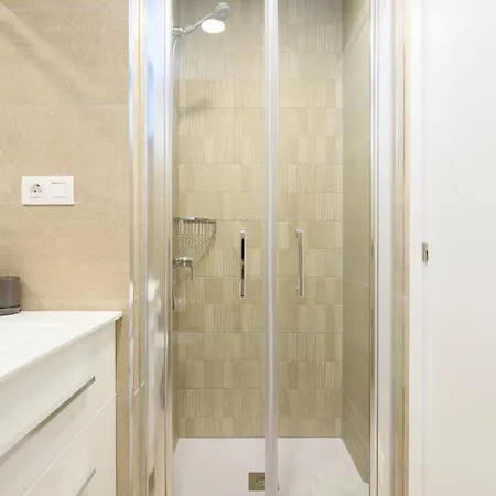 Διαμέρισμα Brand New 2br With Auto Check-in *